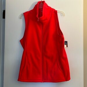 NWT Women’s Old Navy fleece vest in bright pink size large